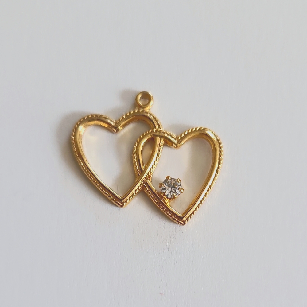 Gold Linked Hearts Pendant - Picture 3 of 3